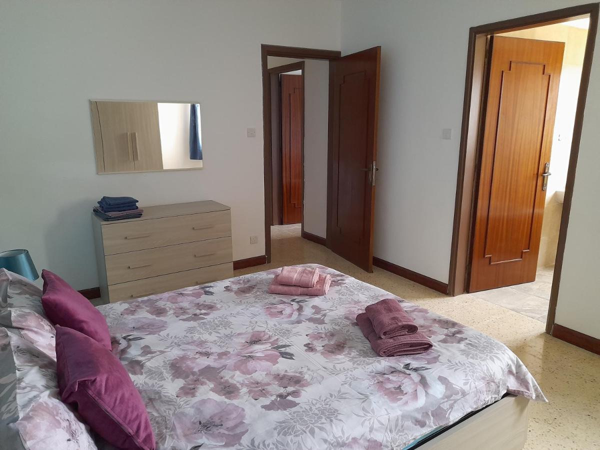 Sunshine Holiday Apartment 4 Next To The Sea St. Paul's Bay Buitenkant foto